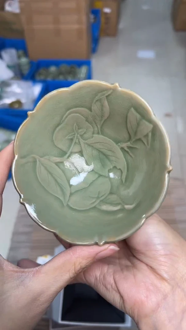 陶瓷纯手工秘色干刻斗笠盏