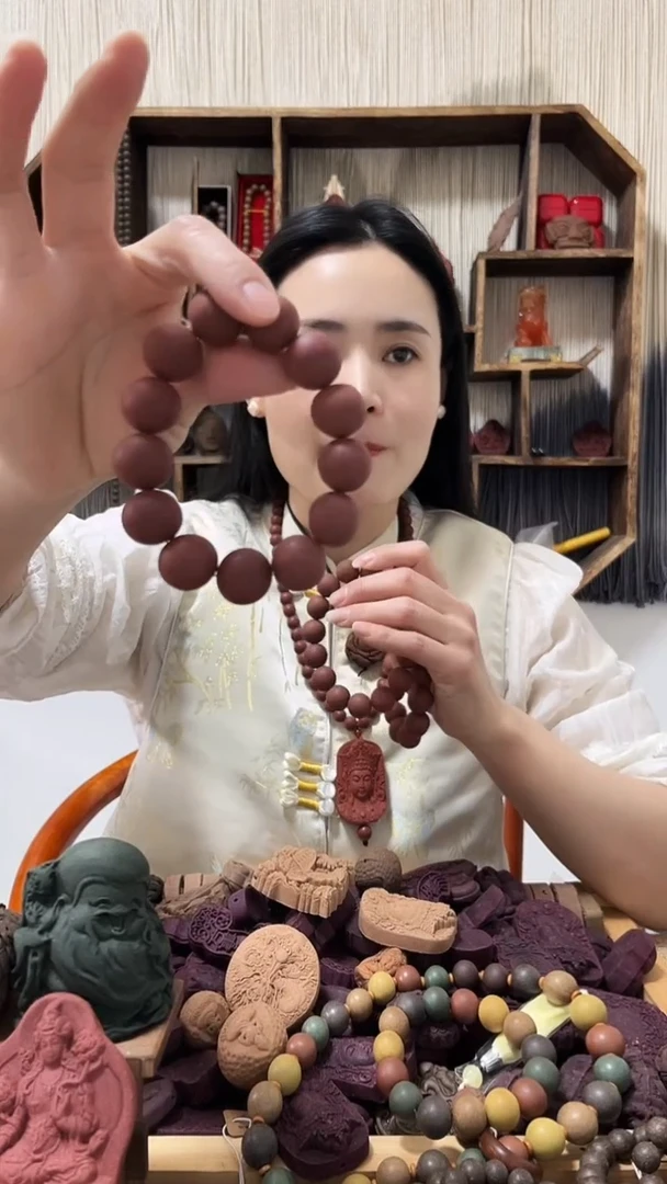 【闪购商品】泥塑红麝香方1.7单圈手串