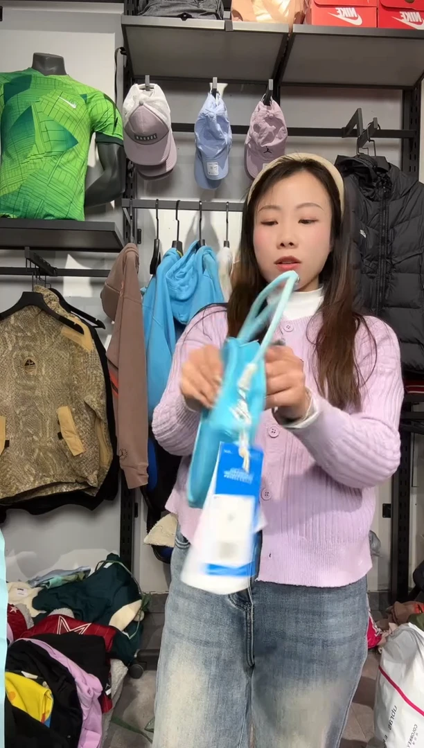 1700闪购编码  阿迪运动卫衣裤以直播间过款为准 尺码.书包