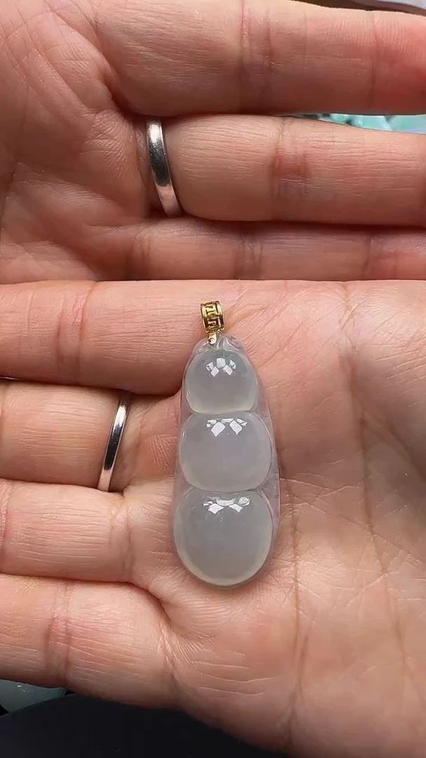 翡翠18K金镶嵌吊坠(不含链)朵***辣豆子
