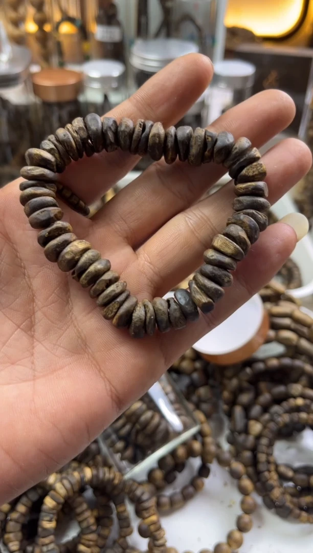 【闪购商品】沉香手串沉水 包壳随形单圈  多样性选其一