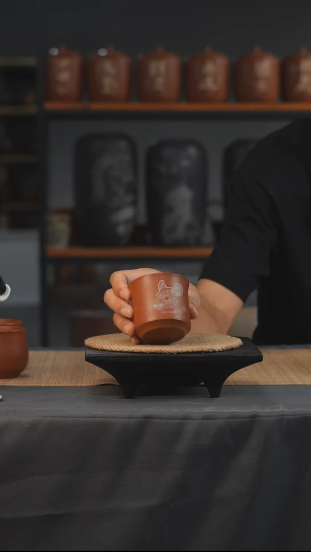 建水紫陶精品浅雕大容量主人杯 008