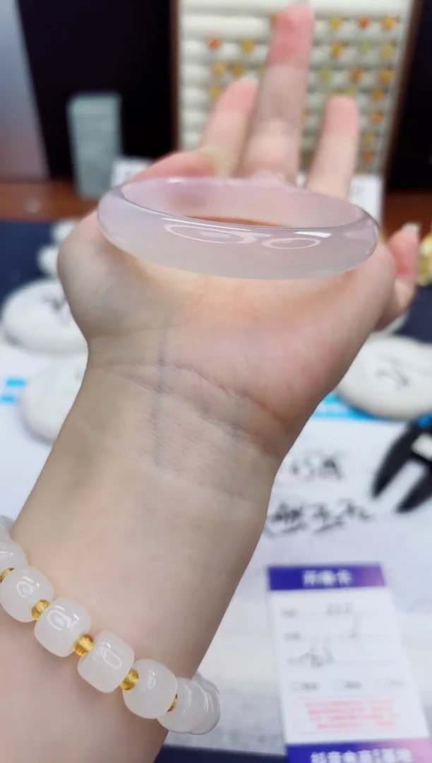 未镶嵌手镯石英质玉217-玉髓-圈口56