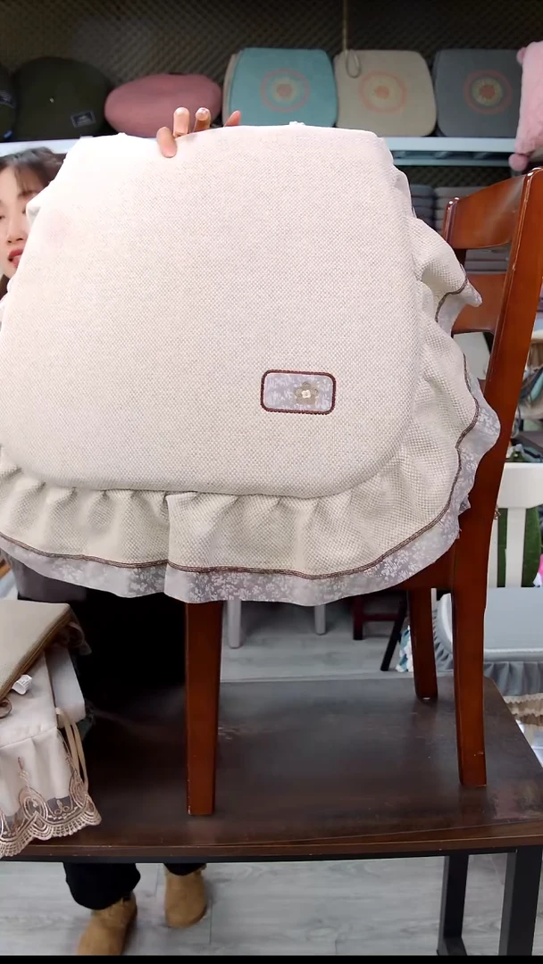 布布雪尼尔：淡轻米色4个