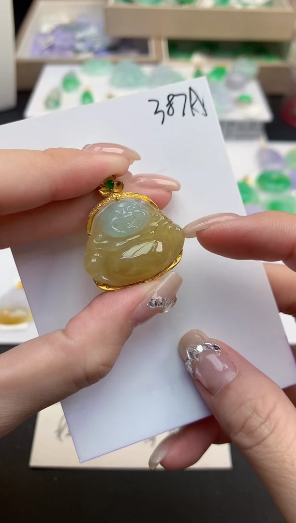 颈饰18K金镶嵌翡翠天然缅甸a货翡翠