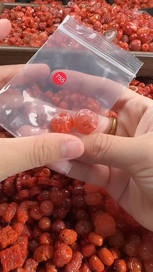 颈饰未镶嵌南红玛瑙1