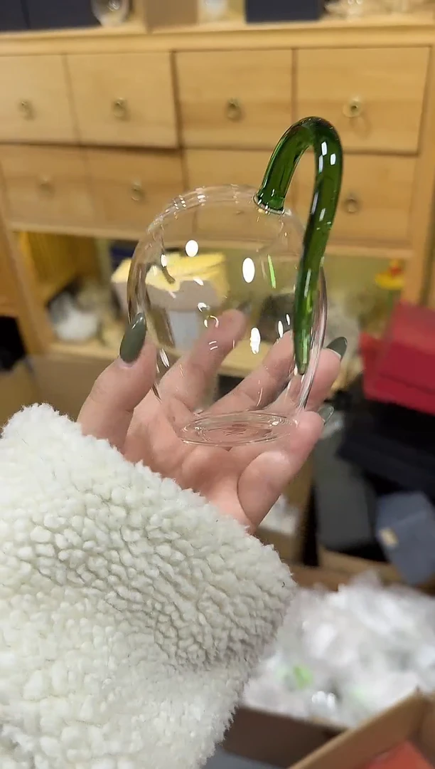 269湖绿怡然公道杯
