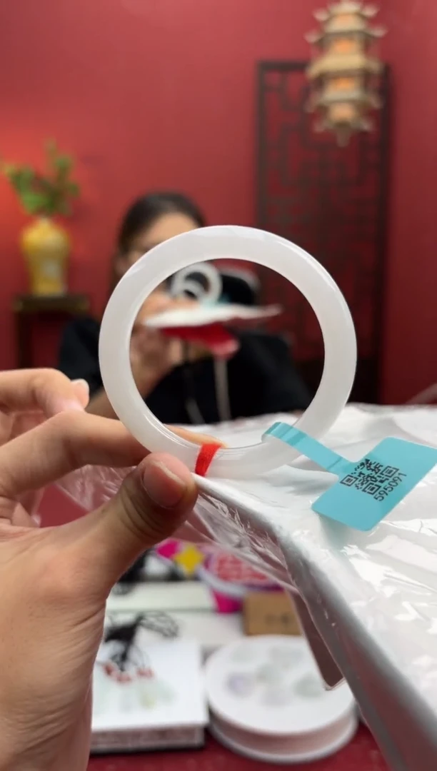 未镶嵌手镯（圆镯）翡翠翡翠手镯