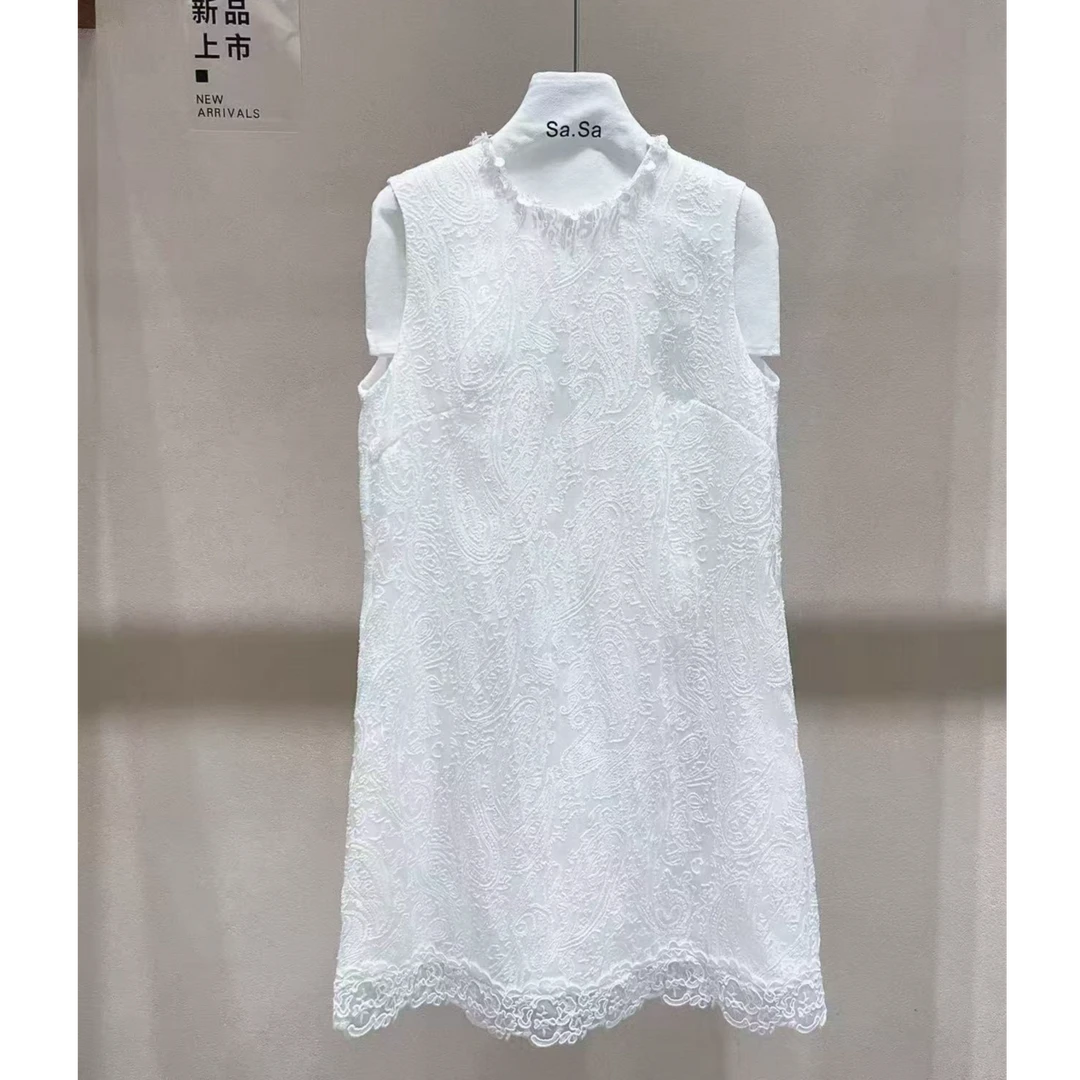 13259白色领口钉珠腰果烧花无袖连衣裙