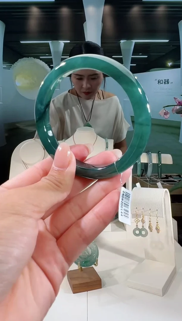 翡翠手镯未镶嵌60.4圈