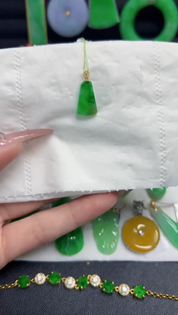 【闪购商品】翡翠颈饰18K金镶嵌Y缅料A货/支持复检/一件