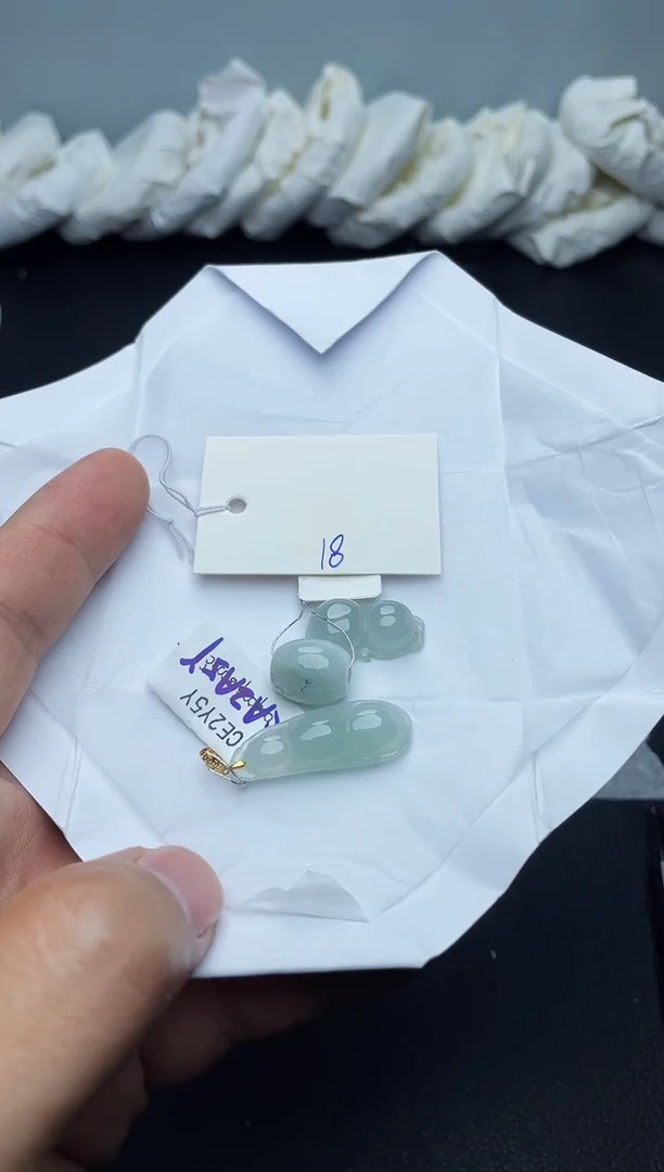 未镶嵌手镯翡翠18