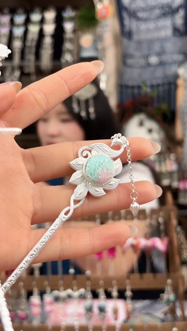 织绣民族风非遗老绣饰品452