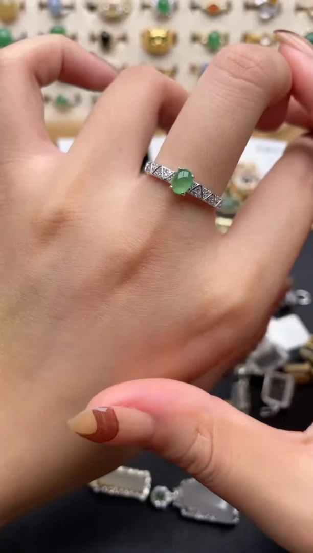 翡翠戒指银S925镶嵌一物一证一礼盒