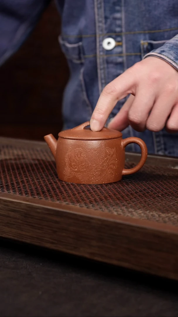 【闪购商品】紫砂茶壶老红泥刻绘汉瓦