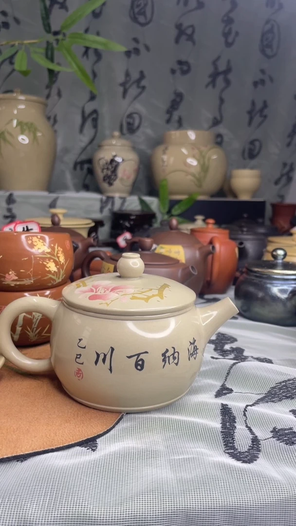 有*建水紫陶刻填亮光壶