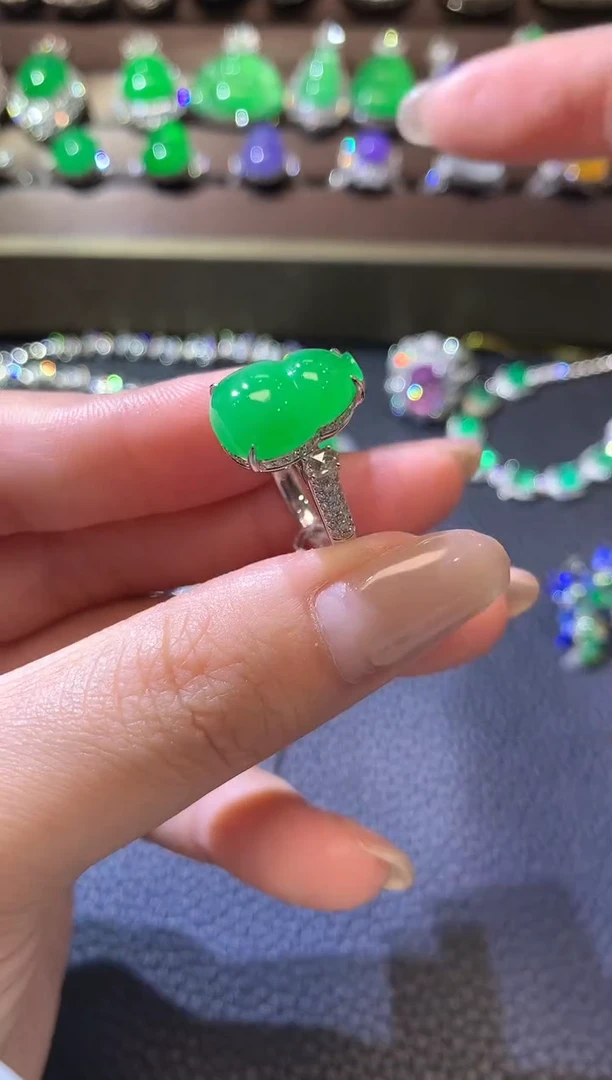 【闪购商品】翡翠戒指18K金镶嵌C43翡翠