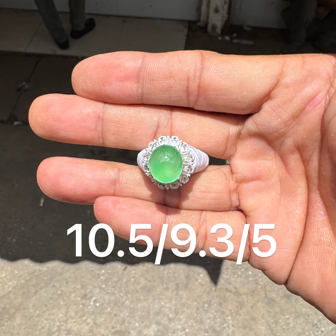 0611(小哪吒在源头)高冰种翡翠木那薄荷绿戒面肉细杠味荧光足M250