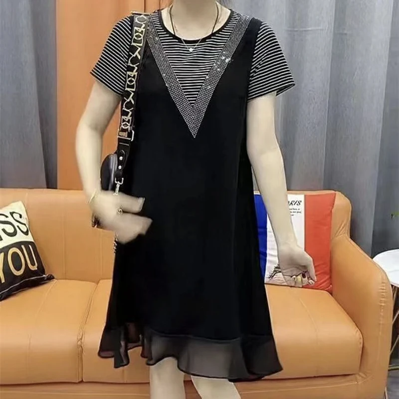 时尚圆领印花烫钻短袖连衣裙女大码遮肚子减龄洋气修身显瘦妈妈装