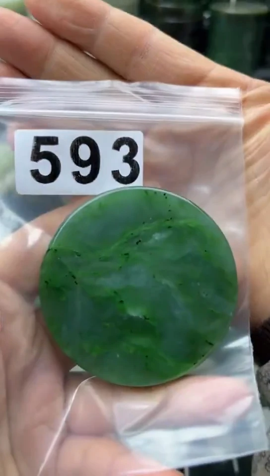 未镶嵌和田玉珠宝半成品镯芯