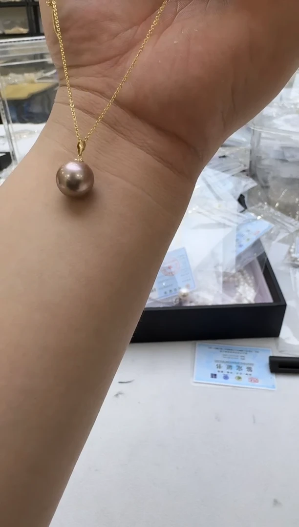 淡水珍珠18K金镶嵌吊坠(赠链)11-12mm 紫瓜子扣