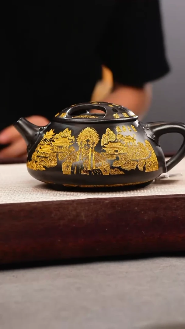 茶壶紫砂石黄 牛盖石瓢 霸王别姬 描金