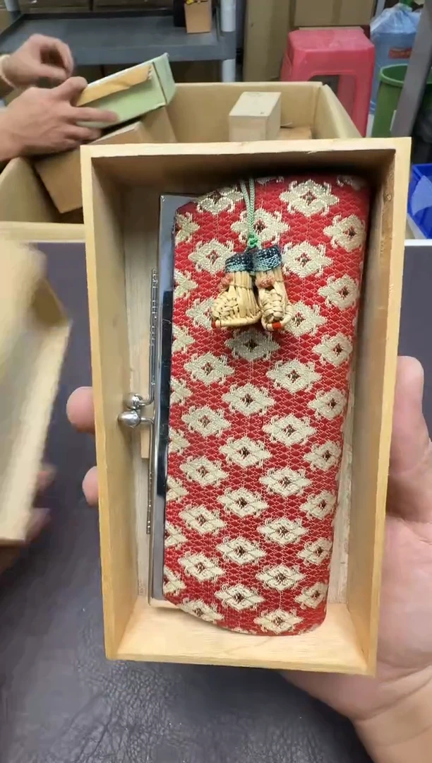 手工艺品琉璃贾****。32