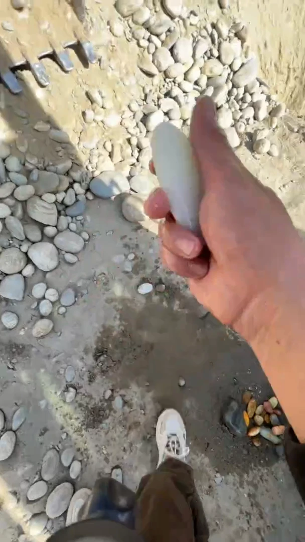 颈饰未镶嵌和田玉（糖玉）001