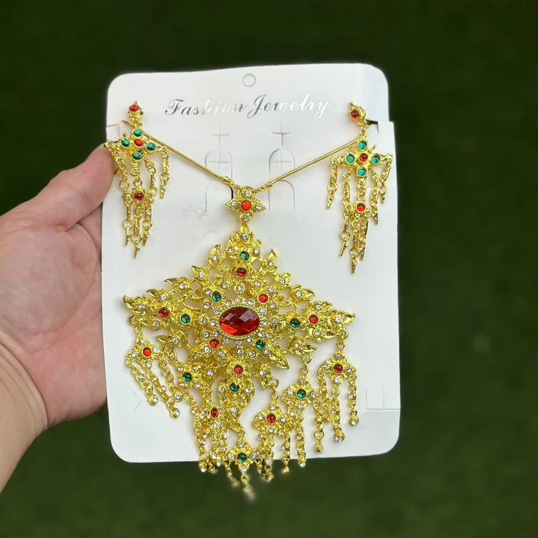 泰国服装配件配饰金色皇冠耳环项链手镯腰带旅拍服装配件配饰