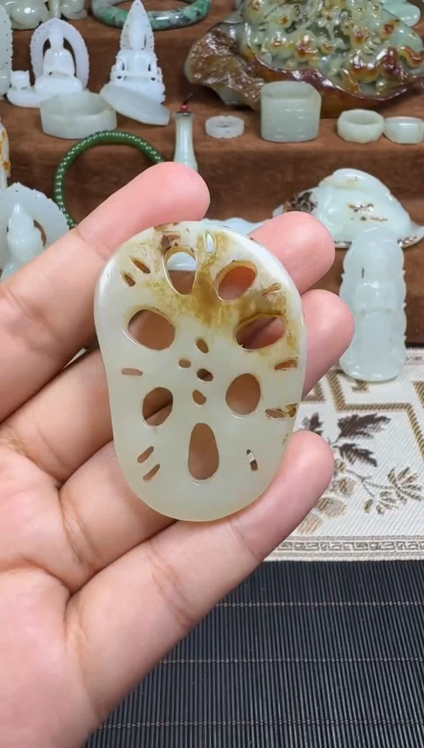 颈饰未镶嵌翡翠1