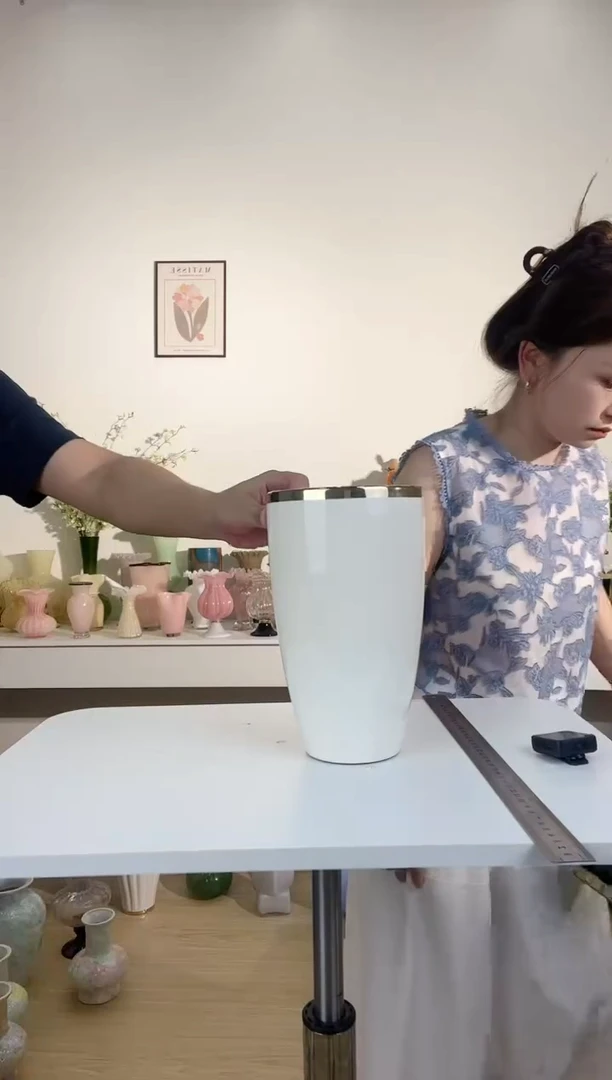 9526 白陶瓷花瓶好看