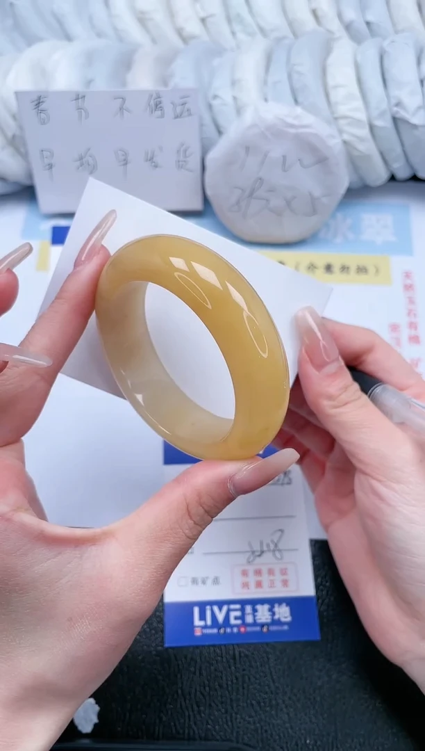 【闪购商品】石英质玉手镯未镶嵌T298-52.8