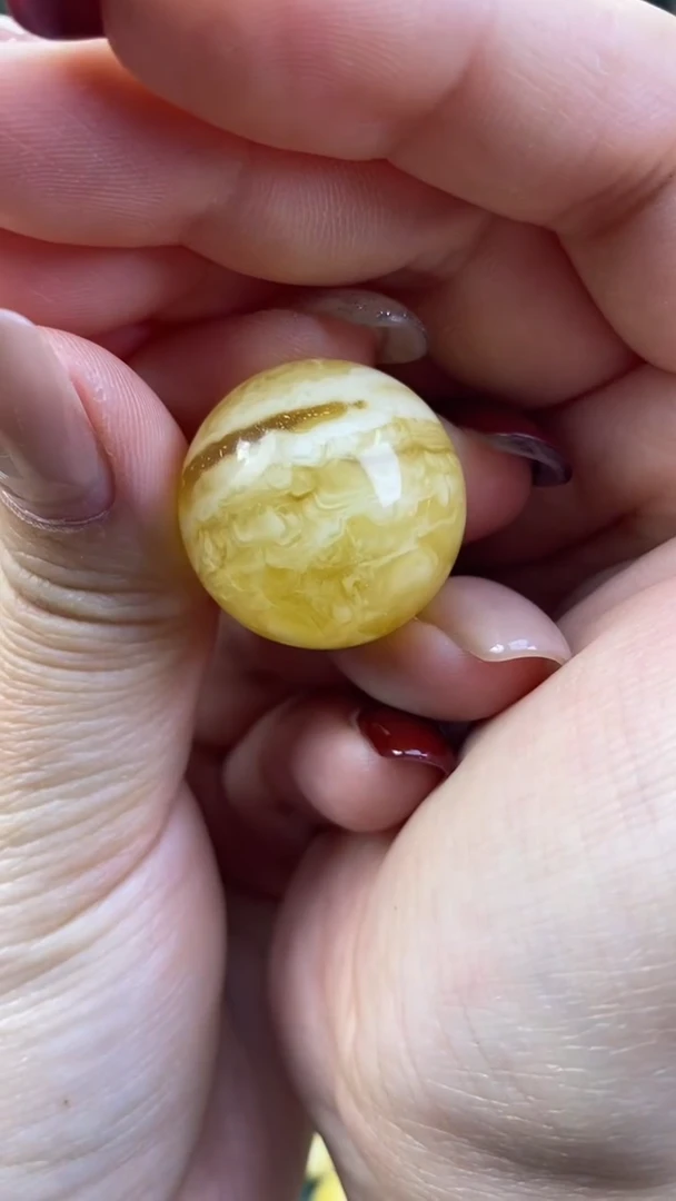 【闪购商品】琥珀裸石未镶嵌月.3