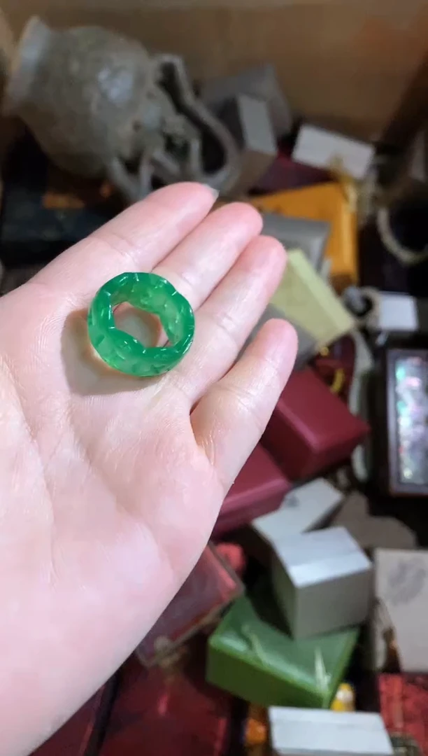 翡翠戒指未镶嵌永玉阁精品专属摆件