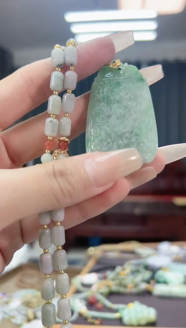 翡翠未镶嵌颈饰翡翠吊坠