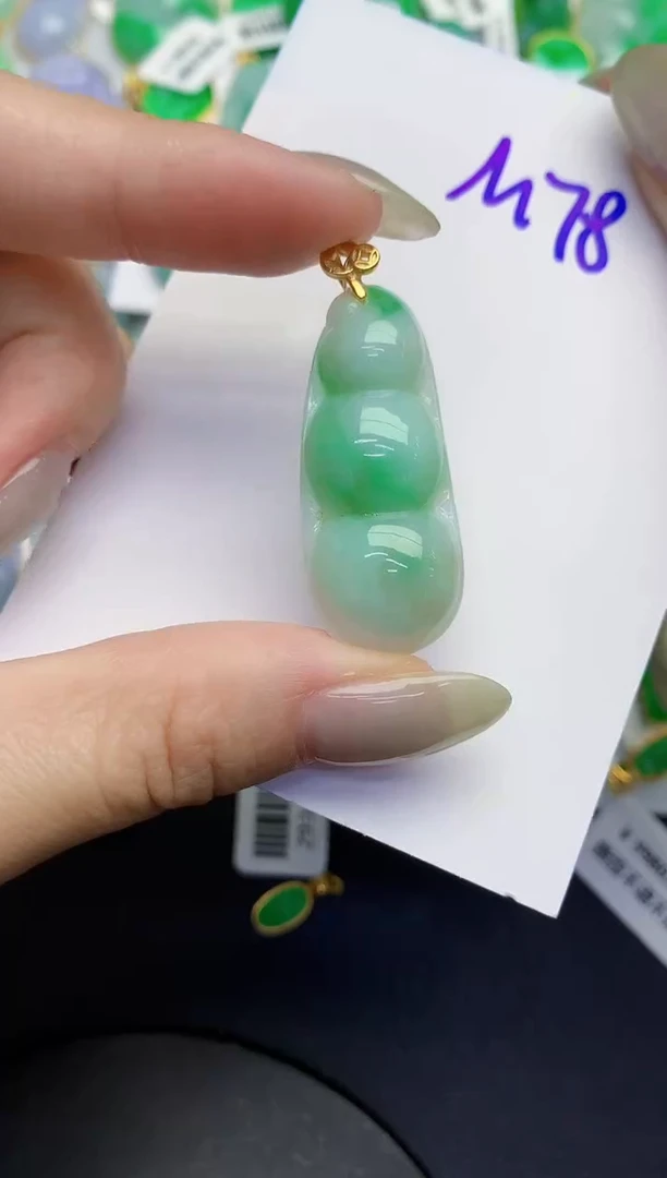 翡翠未镶嵌颈饰缅甸天然翡翠A货