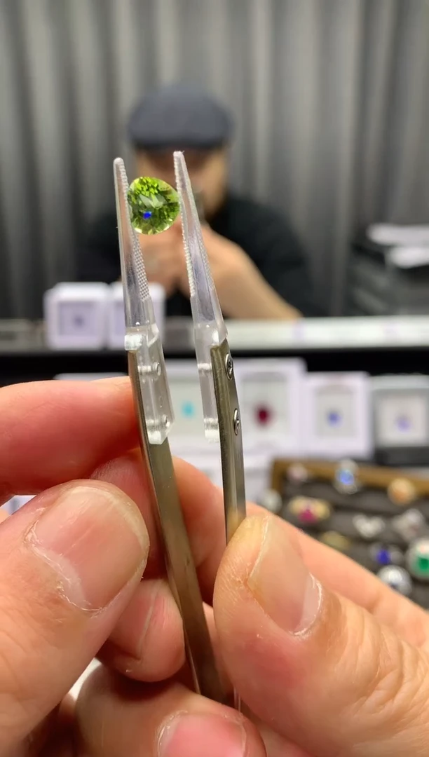 【闪购商品】橄榄石裸石未镶嵌爱心 多样性发货一粒