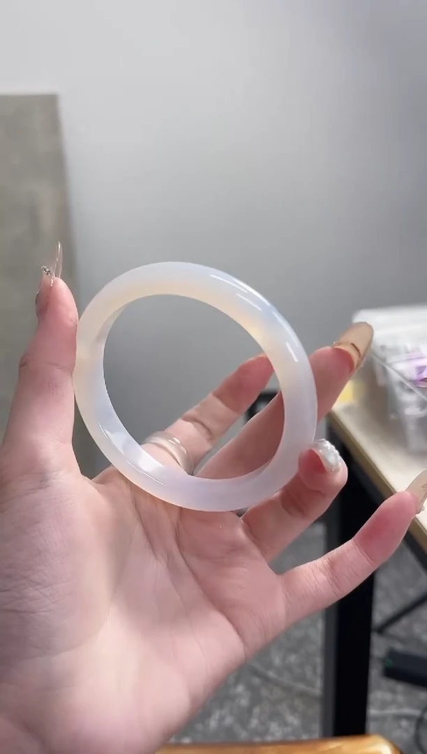 【闪购商品】玛瑙/玉髓手镯未镶嵌61-62圈 需要包容