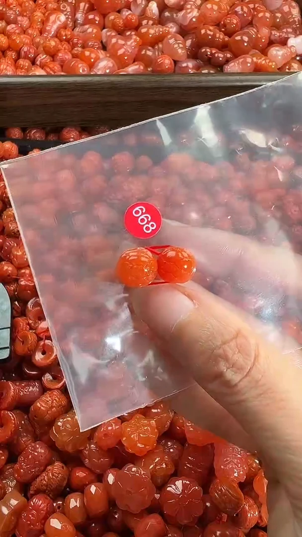 颈饰未镶嵌南红玛瑙1