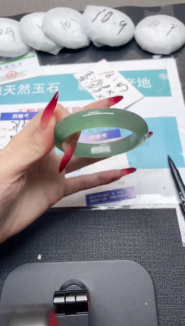 未镶嵌手镯石英质玉320-58