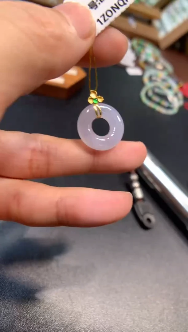 颈饰18K金镶嵌翡翠甜甜圈