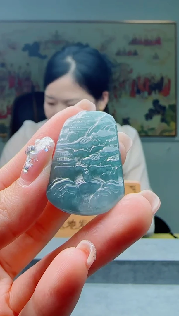 【闪购商品】翡翠颈饰未镶嵌小山水多样性随机一件发货