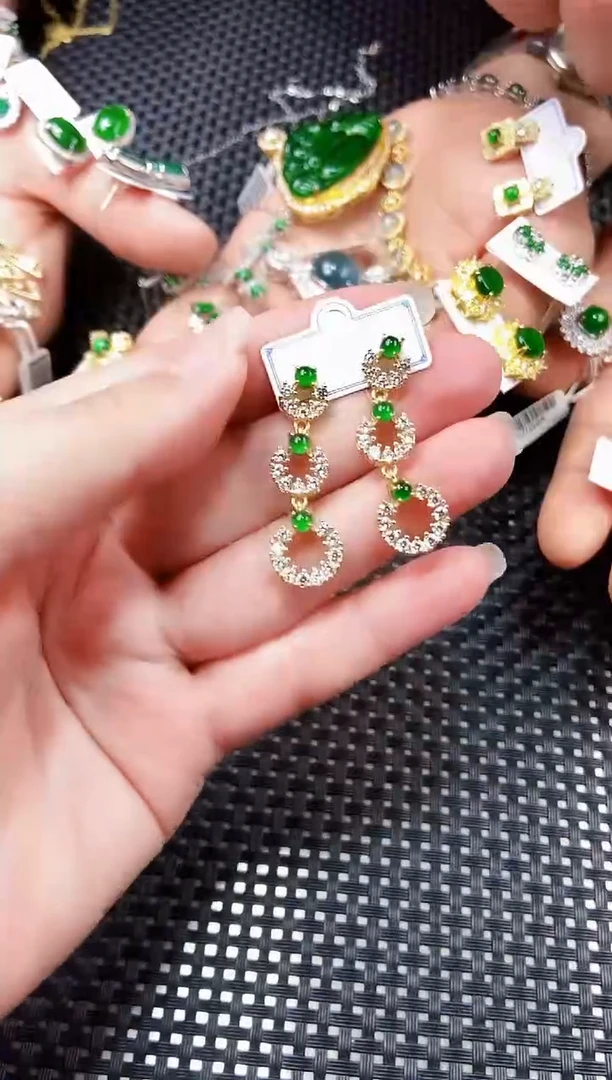 【闪购商品】翡翠耳饰未镶嵌111111111