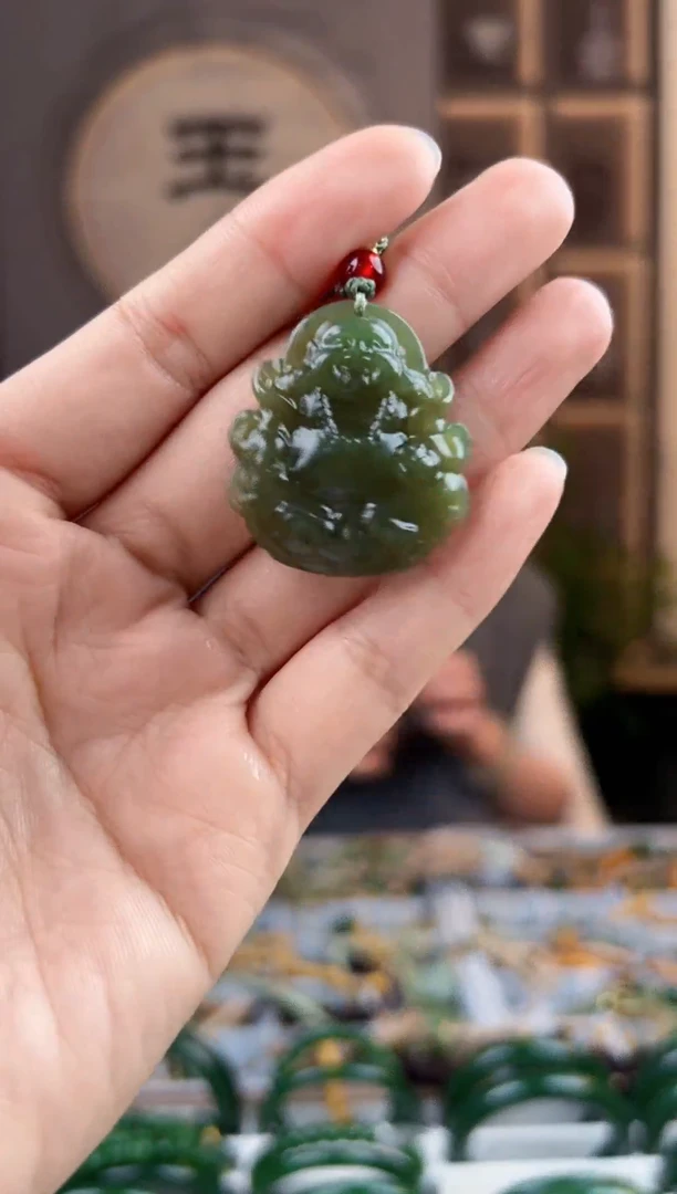 颈饰未镶嵌和田玉拍一发一，拍一发一