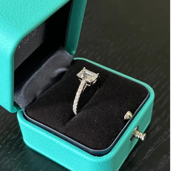 99新 Tiffany & Co./蒂芙尼 小花柳 祖母绿 钻戒 1.05克拉G色 VS1