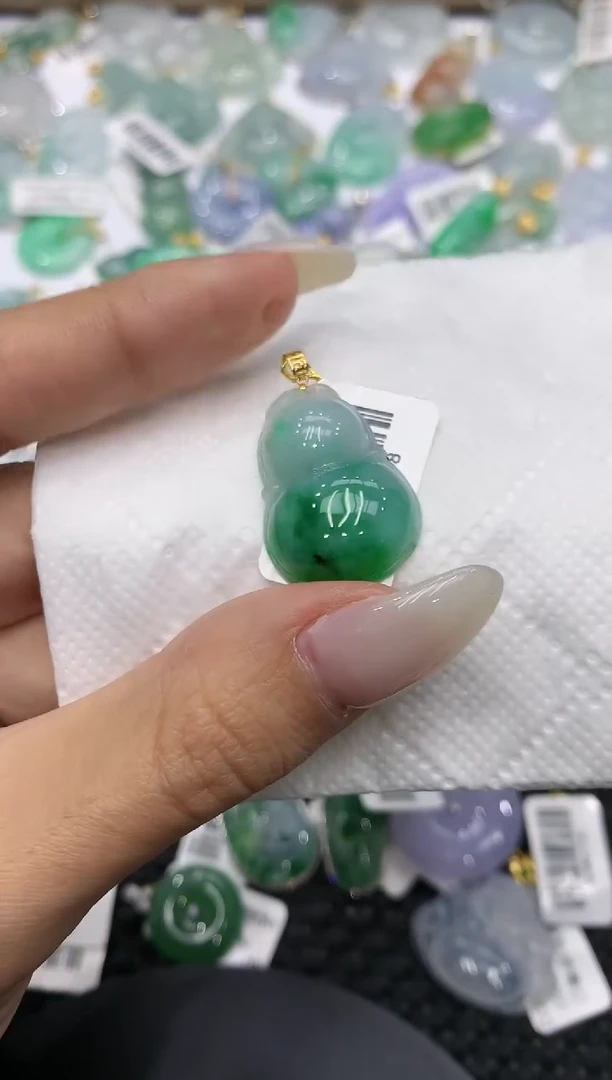 颈饰18K金镶嵌翡翠111111111111