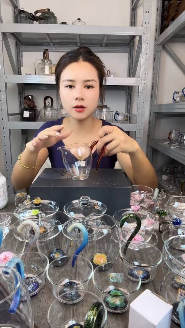 水晶玻璃无盖款禾器 怡然公道杯 琥珀色