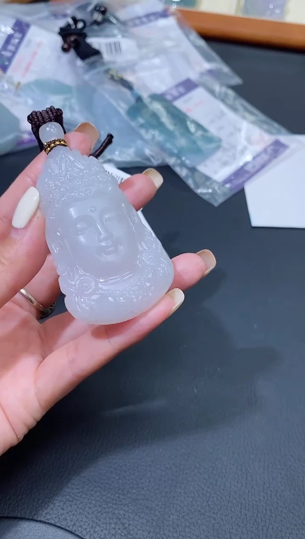 翡翠未镶嵌颈饰缅甸天然翡翠
