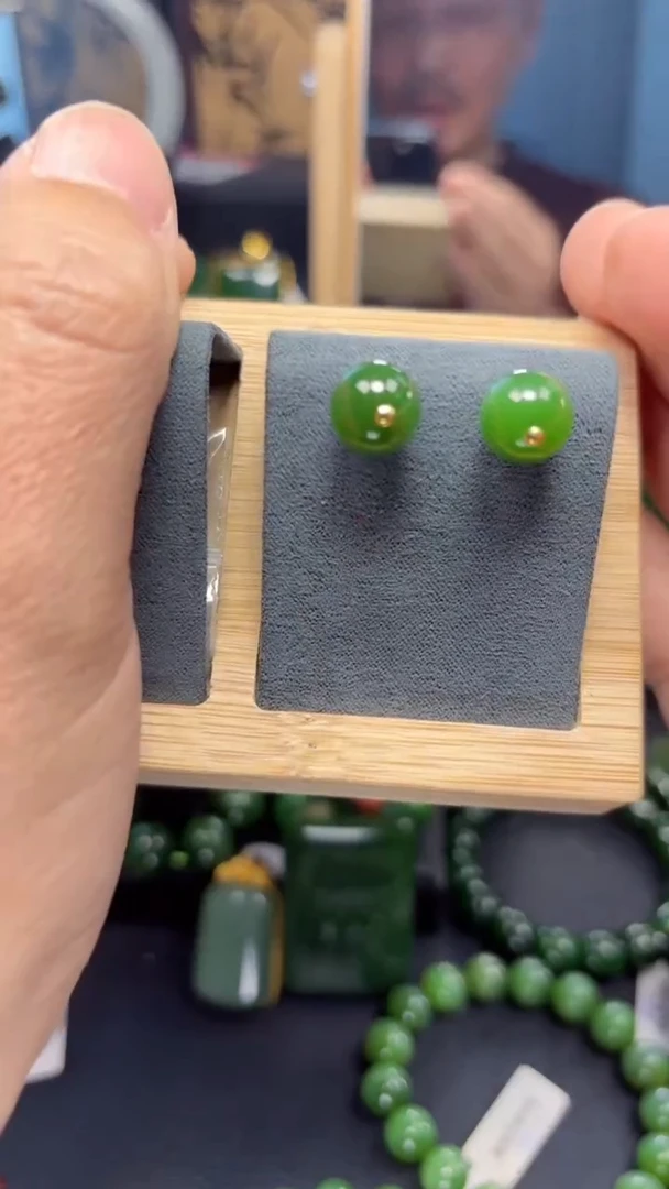 【闪购商品】和田玉（碧玉）吊坠(不含链)18K金镶嵌1