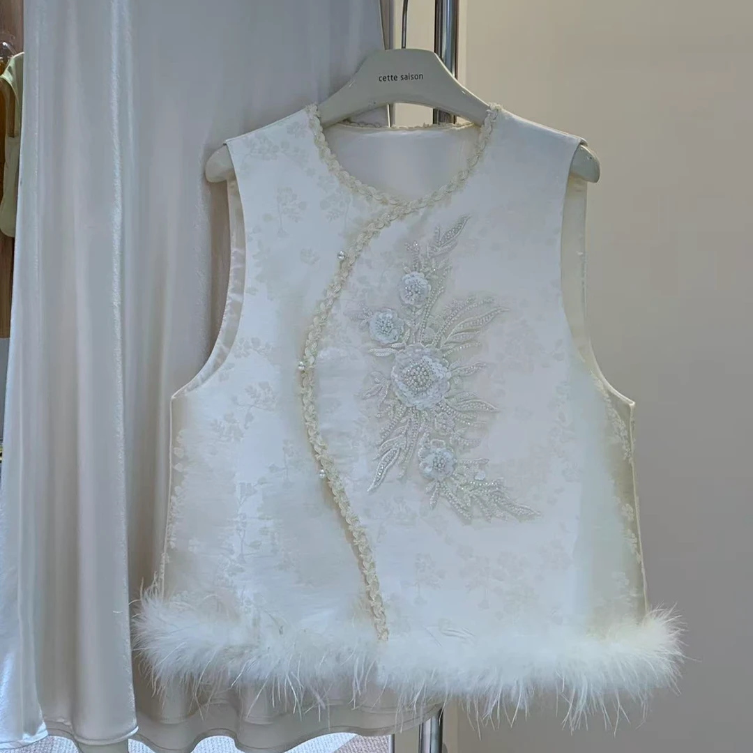 入艺842【水仙】25秋季 新中式重工刺绣香风马甲羽毛点缀-RY2530683